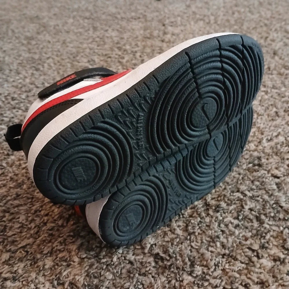 NIKE Court Borough Toddler Size 9 C Mid 2 Sneakers White Black Red